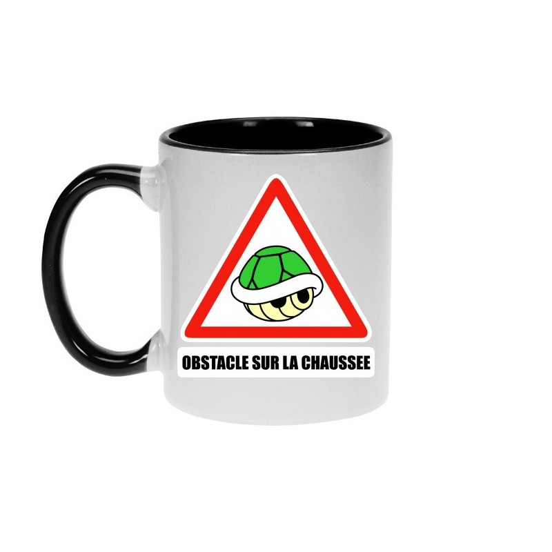Becher - Tasse(n) - Parodie - Obstacle sur la chaussée