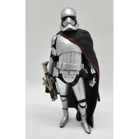 Statische Figur - Star Wars - Captain Phasma - "Premium Figure"